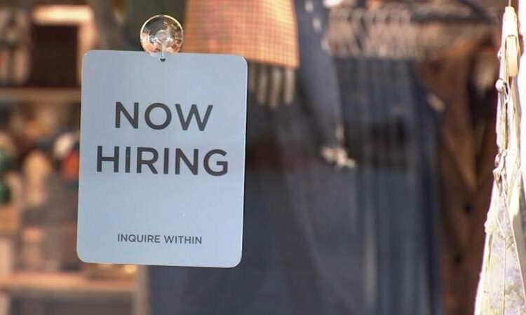 Report: US Retailers Anticipate Lowest Holiday Hiring Levels Since 2008