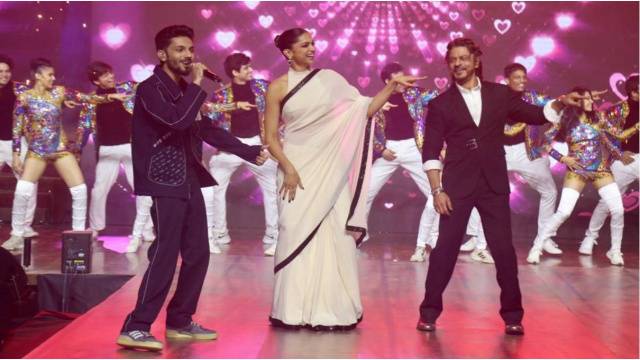 Deepika Padukone and Shah Rukh Khan Set the Stage Ablaze Dancing to ‘Chaleya’ at a Press Meet